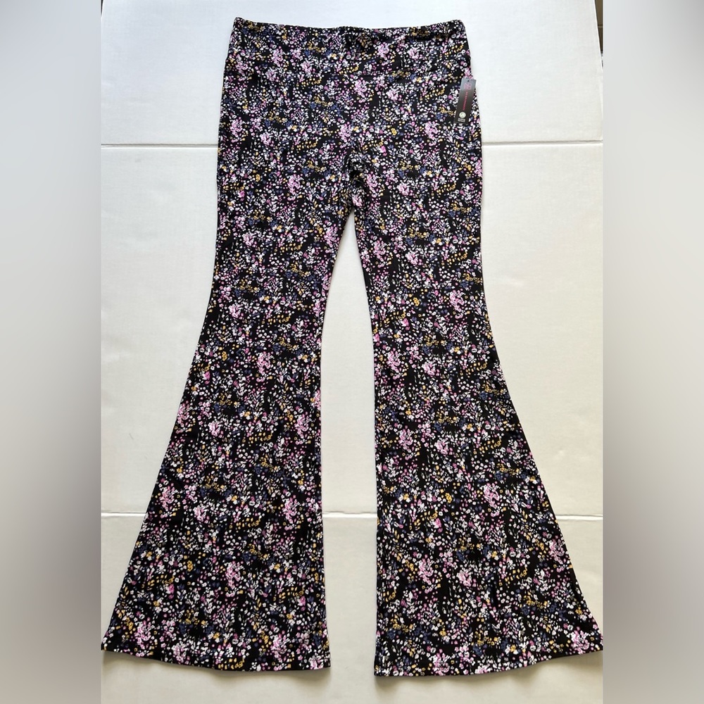 No Boundaries Flare Pants XXL 19 New with Tags Floral Soft